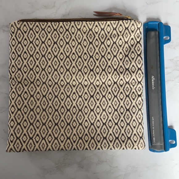 Tribe alive large canvas pouch - Picture 3 of 9